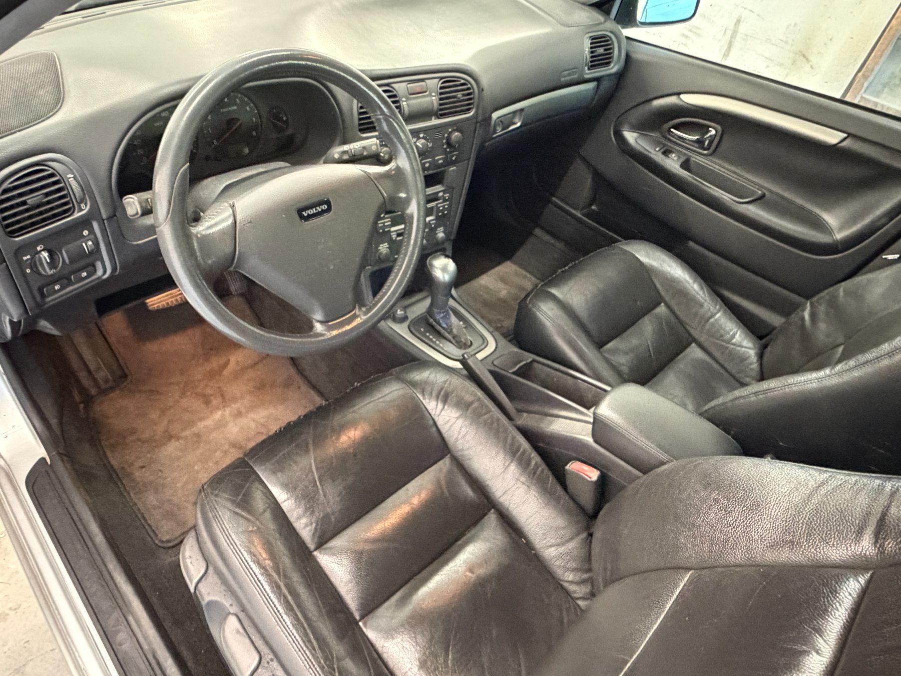 Volvo Autos: VOLVO V40 2.0 T Automat – Gebraucht aus Adelboden von Tonner 5