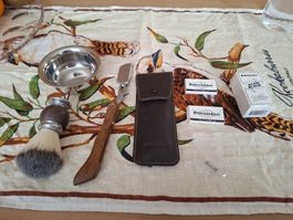 Edles Rasierset mit Pinsel und hochwertiger Klinge