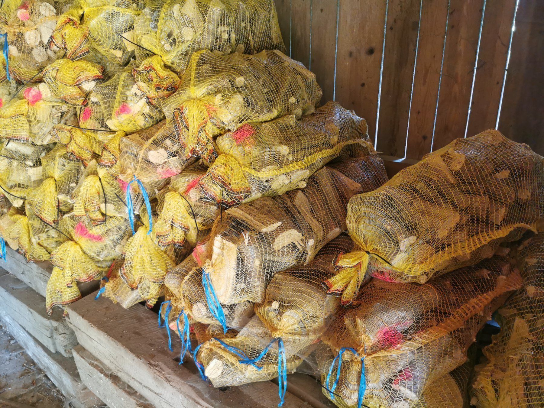 Articoli in legno: Brennholz- sack 10-13 Kg – Usato da Geiss venduto da Fiatagri_power 2