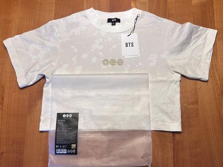 BTS Cropped T-Shirt World Tour Arirang (Grösse S)