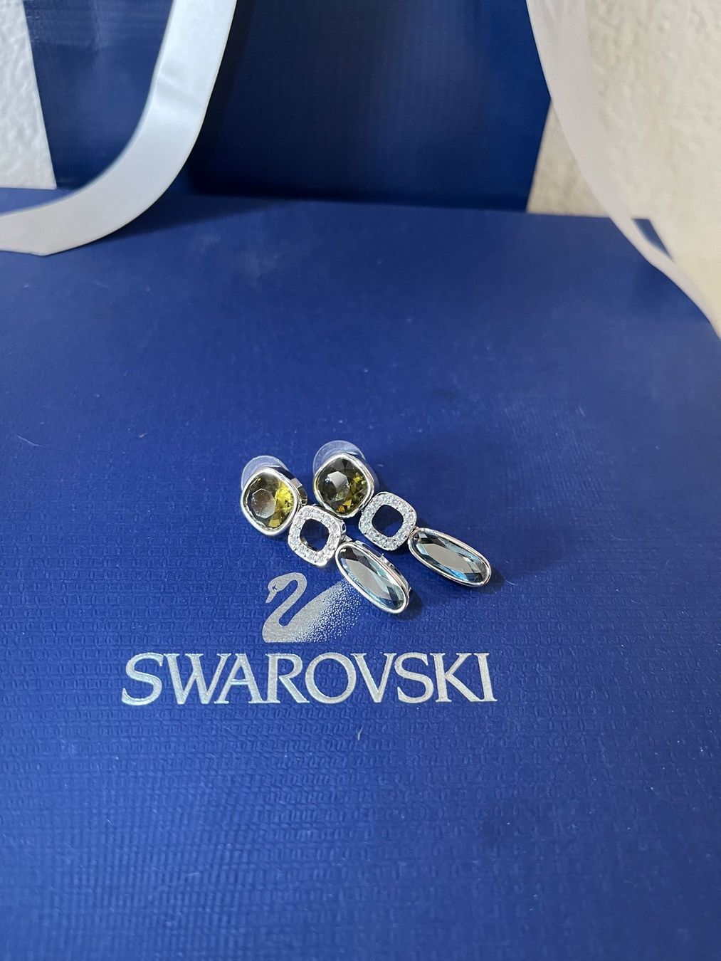 Swarovski Orecchini pendenti & Orecchini a lobo: swarovski ohrringe neu und original – Nuovo (secondo la descrizione) da Kirchleerau venduto da Piroska05 2