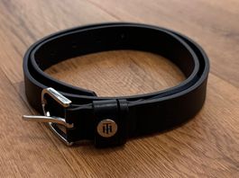 Klassischer Damen Leder Gürtel Tommy Hilfiger Gr. 75 schwarz