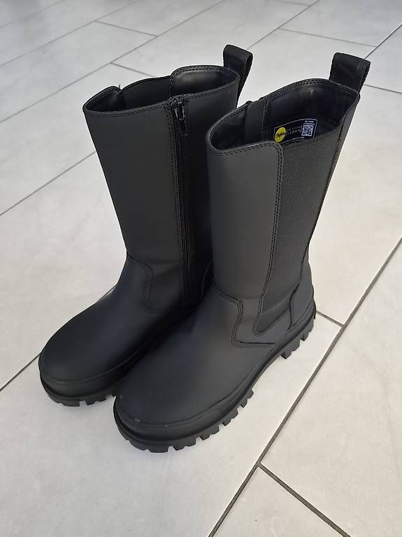 Damenschuhe: BUFFALO 77 - Stiefel, Gr. 39, schwarz – Neu und originalverpackt aus Möriken AG von nipamijule