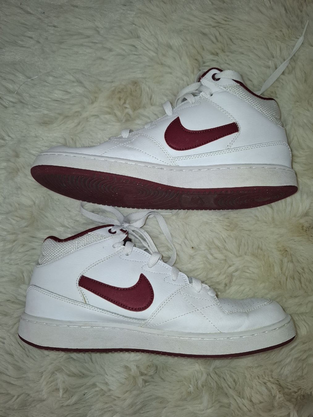 Nike Herrenschuhe: Nike Ebernon Mid blanc/bordeaux 2002 Taille 41 – Gebraucht aus Le Locle von QUALI-PRIX 2