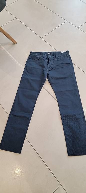 Hosen: Hose von Boss Grösse 32/30 – Gebraucht aus Remetschwil von Smitt 1