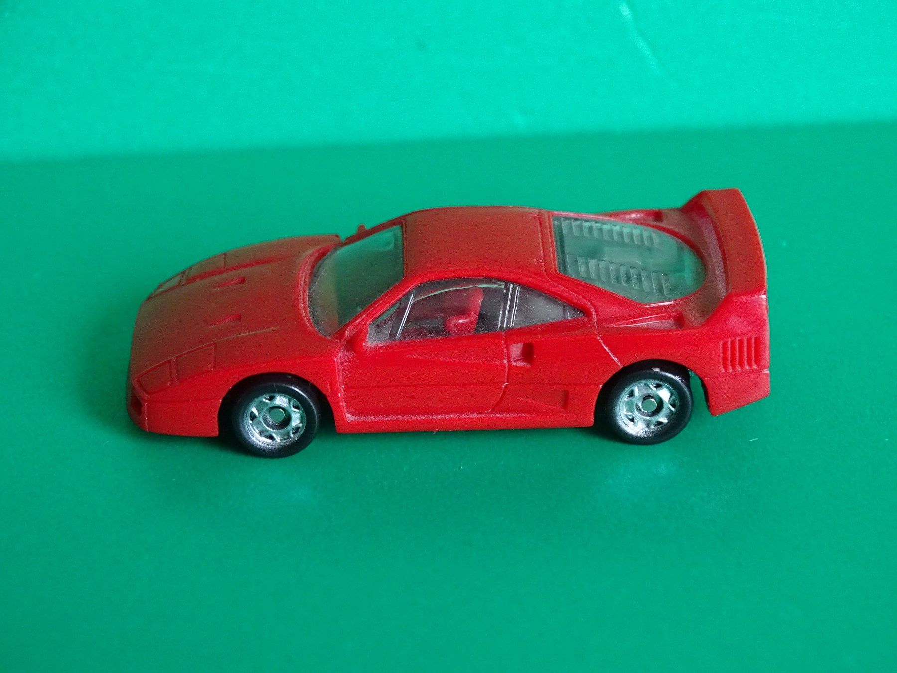 Ferrari Modellini d'auto: Ferrari F40 von Monogram 1/87 – Usato da Bretzwil venduto da Meex 2