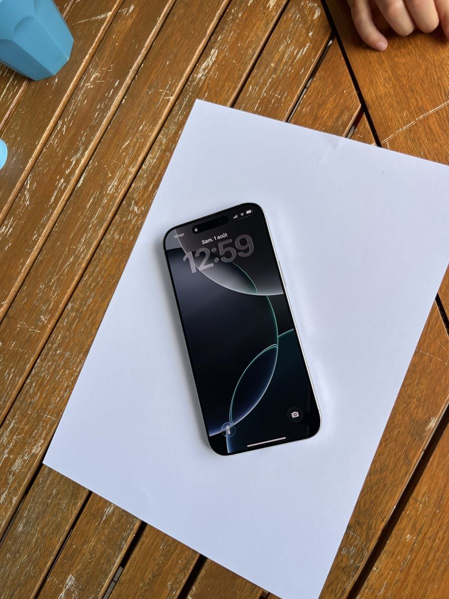 Apple Telefoni cellulari / Smartphones: iPhone 16 Pro Max – Nuovo (secondo la descrizione) da Cheseaux-sur-Lausanne venduto da emcy78 2
