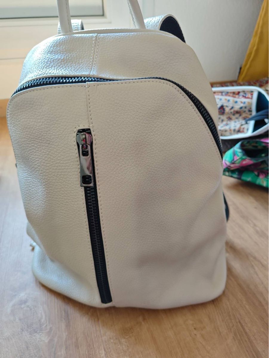Zaini: Stylish Cream Leather Backpack - Perfect for everyday! – Usato da Genève venduto da Noemie.wrmsi 1