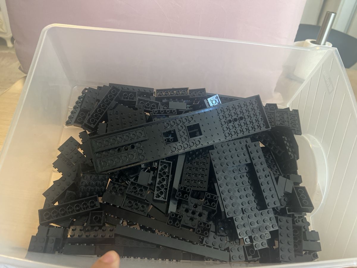 Lego Giocattoli: Lego Bausteine schwarz Container gebraucht – Usato da Böckten venduto da fur_gh7q 1