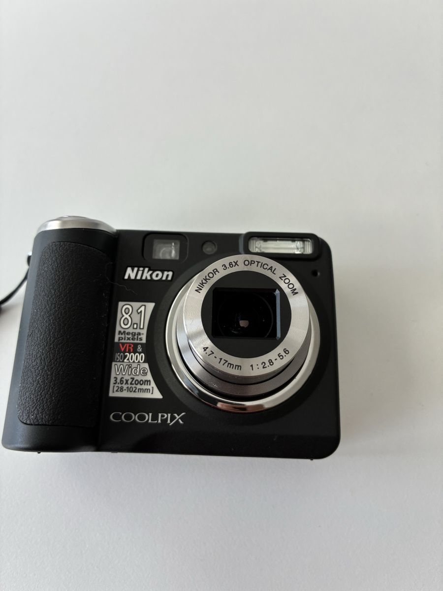Nikon Appareil photo: Nikon Coolpix aus Hausräumung  – D'occasion à Chur par Knokno199 1