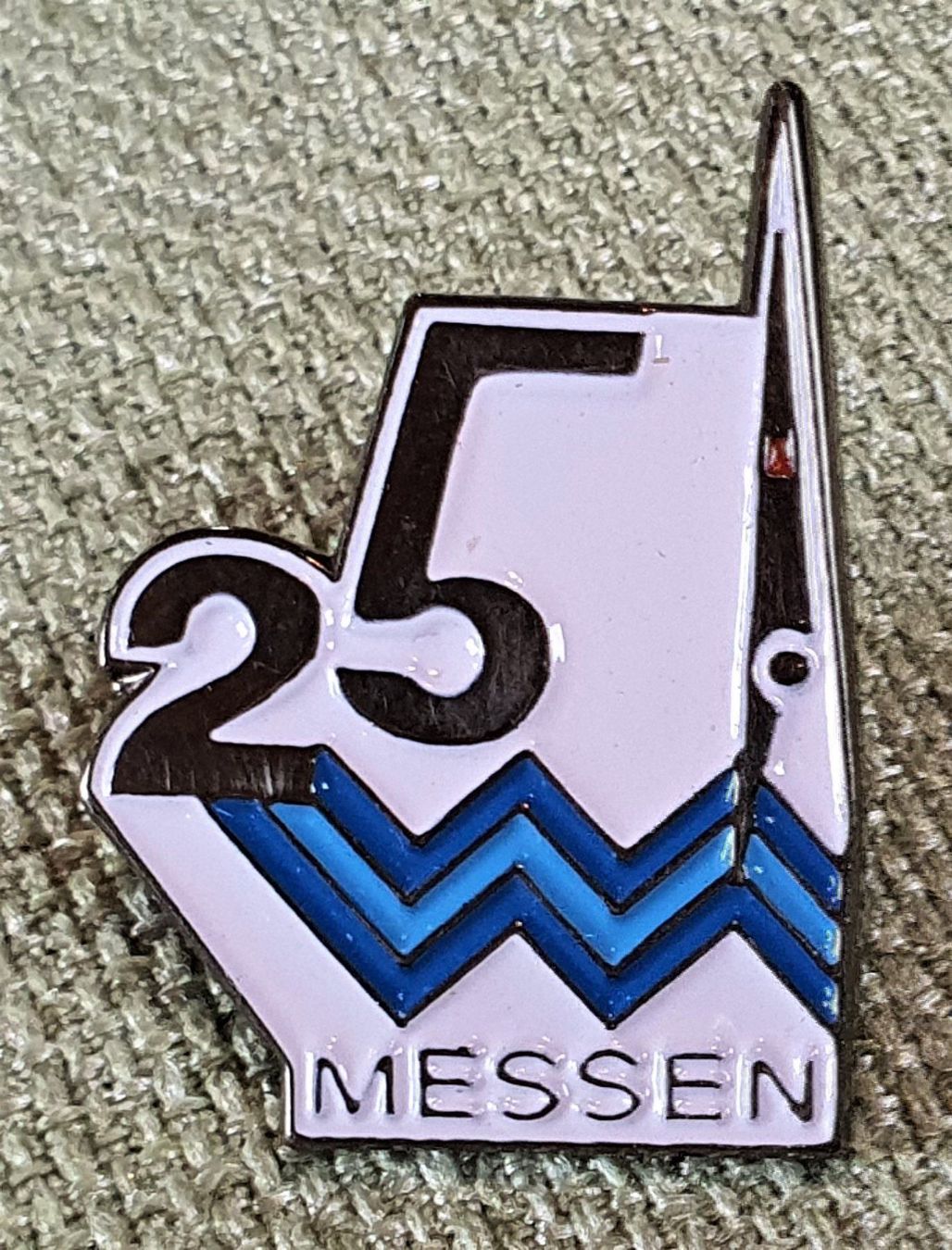 Plaketten & Abzeichen: B794 - Pin 25 Messen – Gebraucht aus Reinach BL von Boston-Verkauf