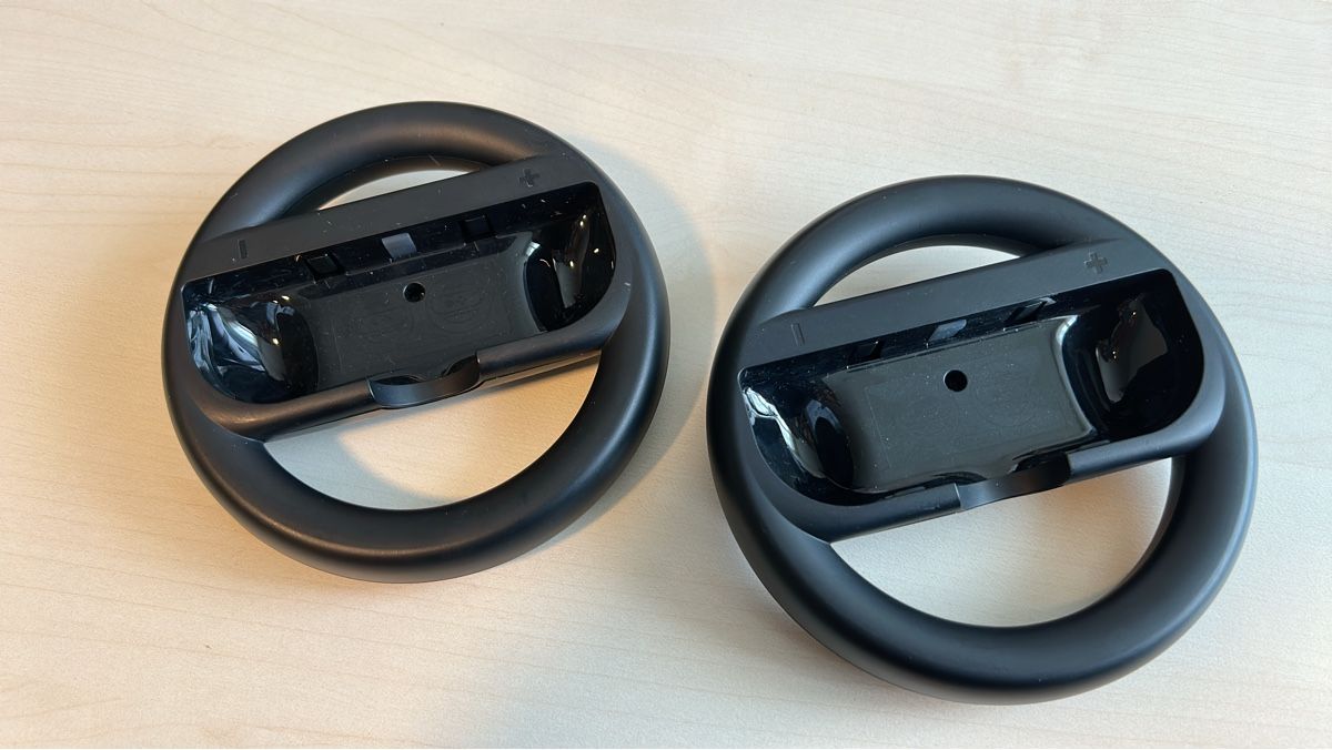 Nintendo Controller: 2x Lenkrad Nintendo Switch Joy-Con guter Zustand – Nuovo (secondo la descrizione) da Volketswil venduto da High666
