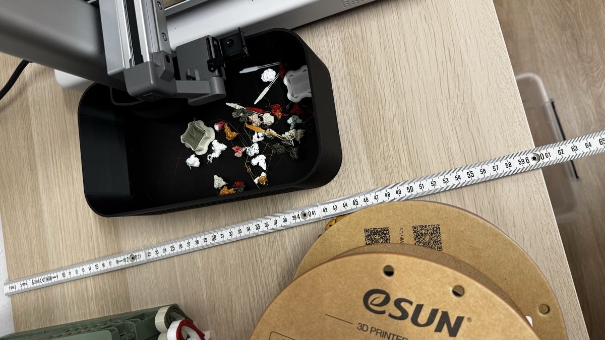 Bureaux: Praktischer Tisch  – D'occasion à Gossau ZH par Celestino_2.0 3