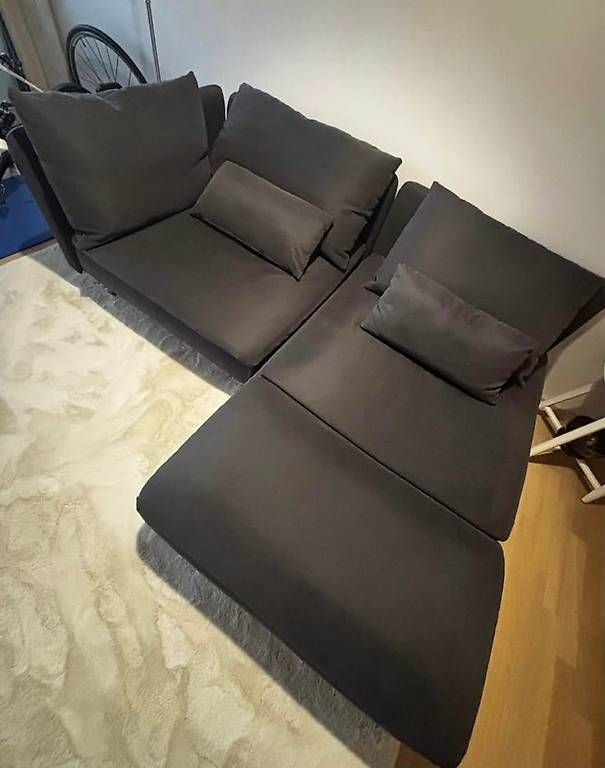 Divani: Canapé gris foncé – Usato da Lausanne venduto da deb_n9m9 2