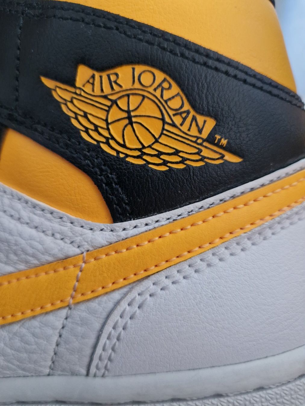 Jordan Scarpe da donna: Air Jordan 1 Mid Women – Usato da Kerns venduto da artisamantes 5