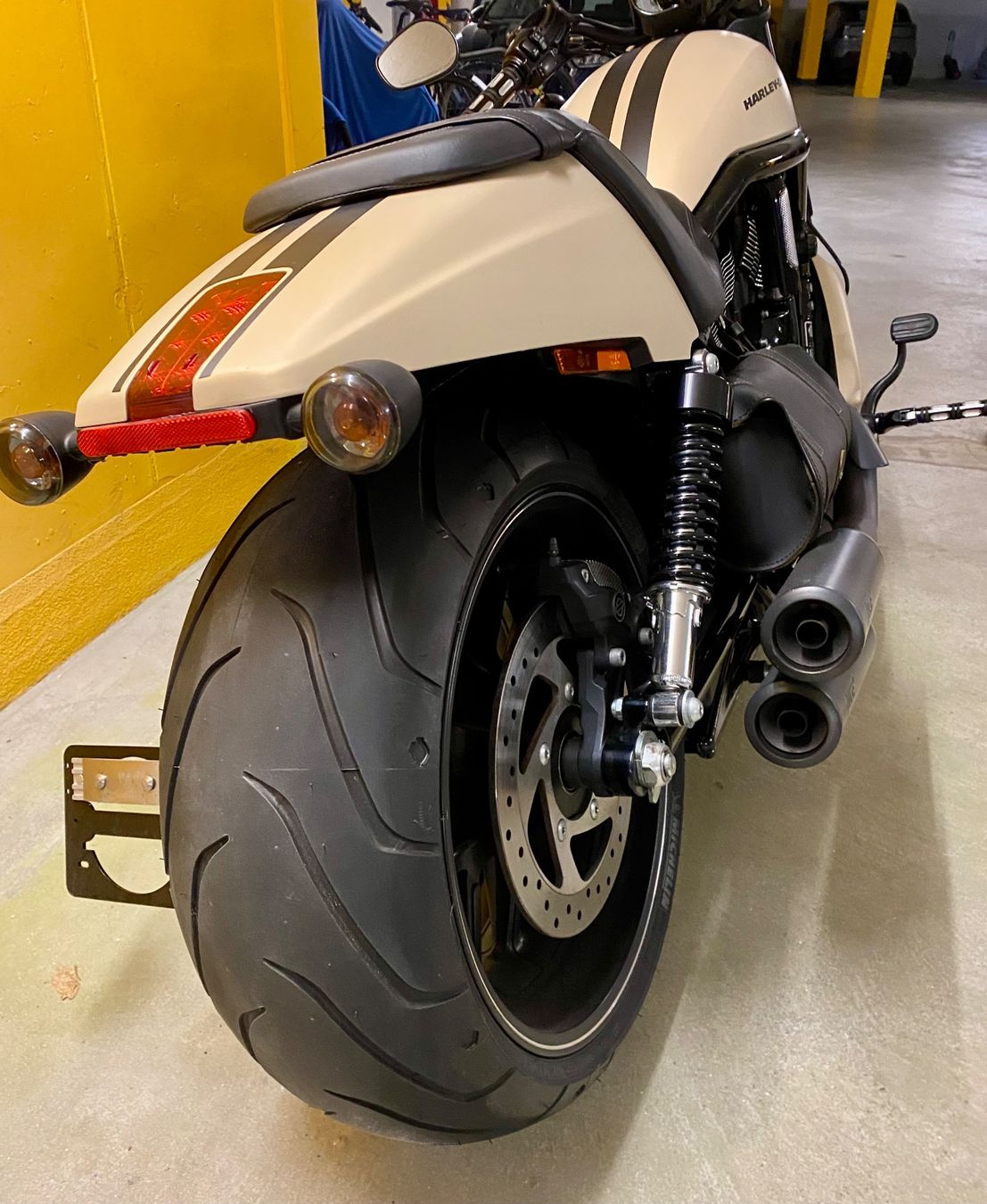 Harley-Davidson Chopper: HARLEY-DAVIDSON VRSCDX Night Rod Special ABS – Gebraucht aus Niederrohrdorf von Spiritsmore 2