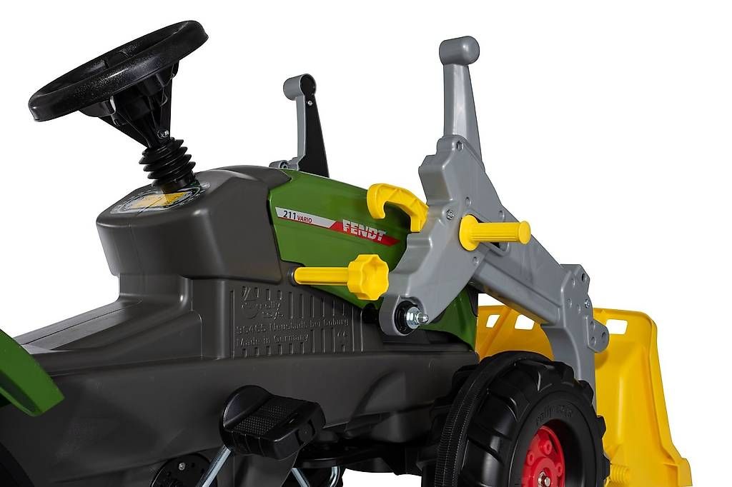 Trattori: Fendt 211 Vario mit Frontlader – Usato da Benzenschwil venduto da rubachCH 2