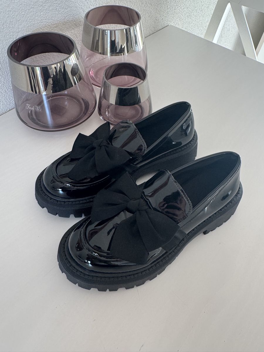 Scarpe da donna: Süsse Lackschuhe Loafer mit Schleife ca. 36.5 NEu – Nuovo (secondo la descrizione) da Oberglatt ZH venduto da jul_nhy7