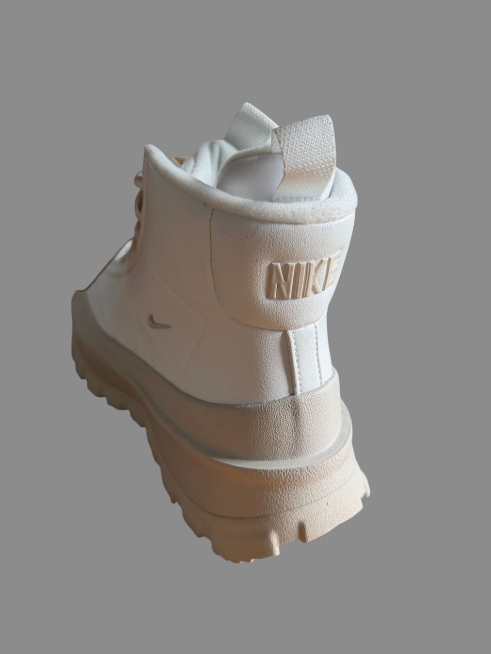 Nike Herrenschuhe: Bottes Nike blanches neuves taille 40 – Neu (gemäss Beschreibung) aus Plan-les-Ouates von ste_fk5k 2
