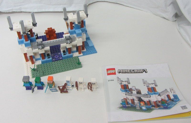 Lego Kit di costruzioni: LEGO Minecraft 21186 " The Ice Castle " – Usato da Kreuzlingen venduto da Han-Solo-68