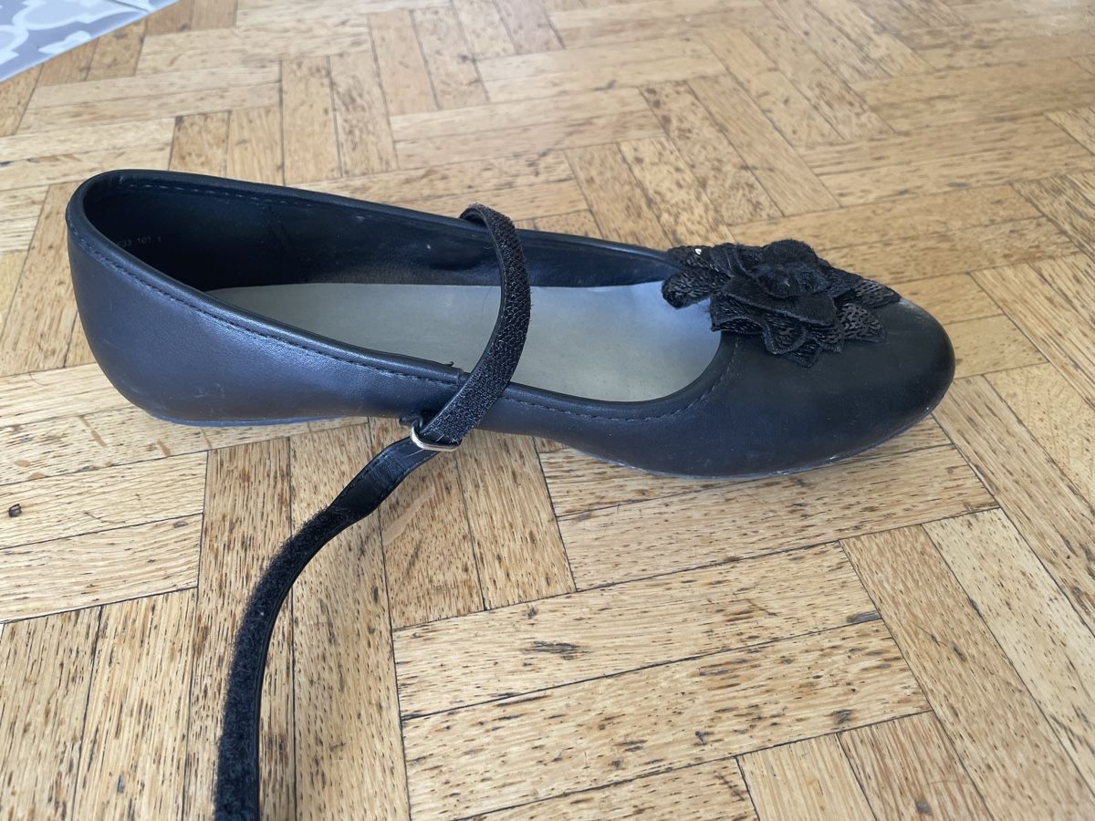 Schuhe für Mädchen: Schwarzr Ballerinas 37 – Gebraucht aus Zürich von Uhluupu 1