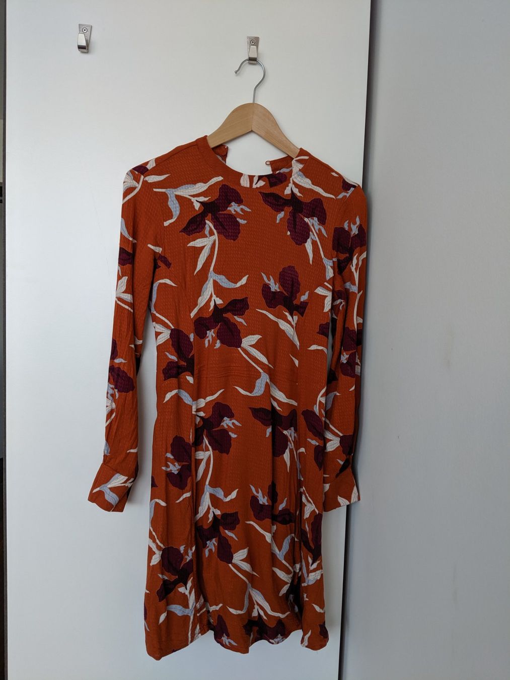 Kleider: Kleid mit Schnürung Gr. 36 – Gebraucht aus Thalwil von Alesiama