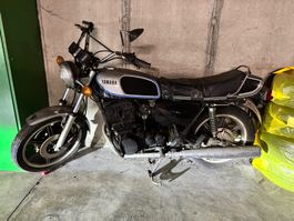 Yamaha XS 750