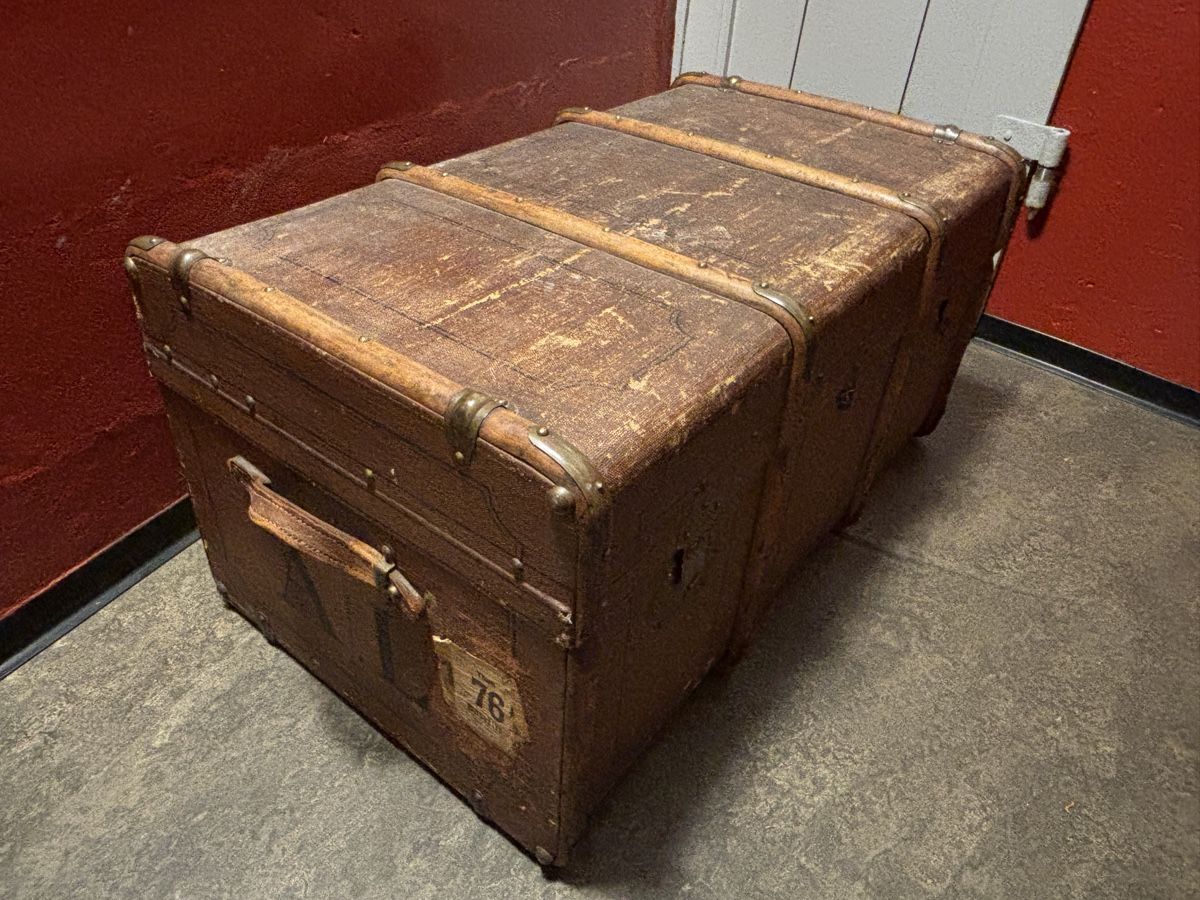 Valigie: Schöner Vintage-Truhenkoffer – Usato da Basel venduto da ato_md5g 2