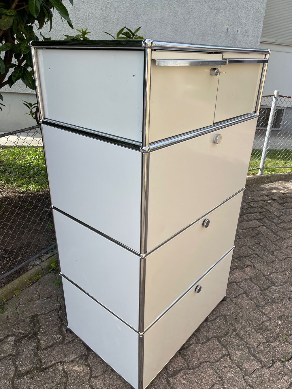 USM Cassettiere: USM Haller Sideboard Lichtgrau – Usato da Dietikon venduto da Kumar_Occasionen 1