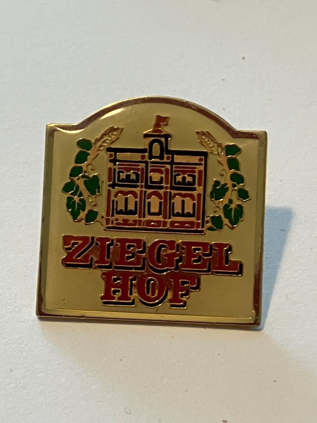 Placchette & Badge: 1 Pin Ziegelhof Bier – Usato da Basel venduto da djwwpp