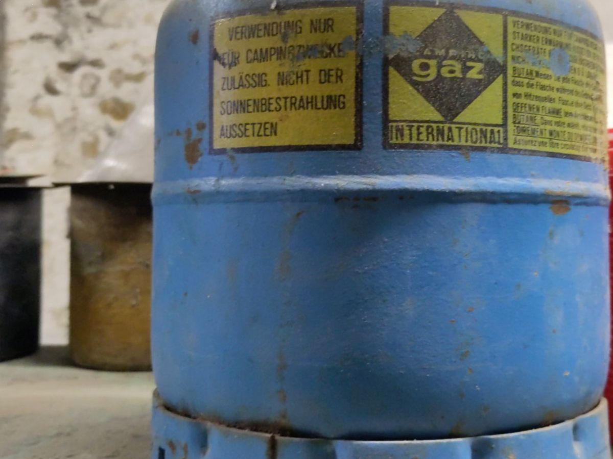 Campingaz Gas-Geräte & -Technik: Camping gaz Flasche – Gebraucht aus Möhlin von Panjo63