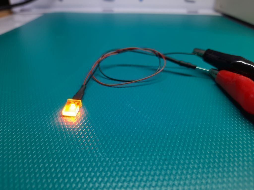 Componenti elettronici: LED 2x5x7mm verkabelt, 12-16V DC, orange – Nuovo (secondo la descrizione) da Luzern venduto da Salefactory 2