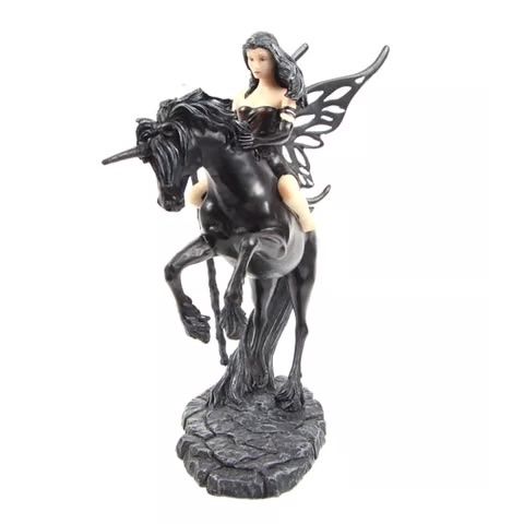 Figuren: Kriegerfee mit Kristallstab auf Einhorn reitend - rot – Neu und originalverpackt aus Menzingen von fairy123 1