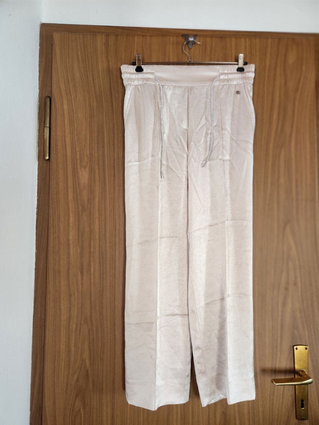 Marc Cain Pantaloni: Pantalon MARC CAIN taille 40  satin – Usato da Niedergösgen venduto da Eva2410