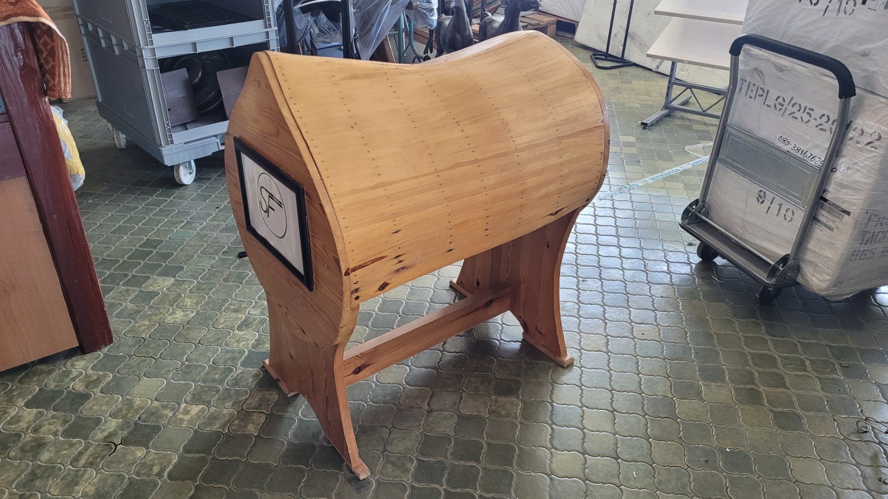 Sonstige Dekorationen & Accessoires: Sattelbock aus hellem Holz – Gebraucht aus Stäfa von Satinoir 1