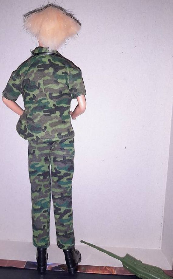 Puppen: Militär Barbie – Gebraucht aus Alchenflüh von roh_6xk8 2