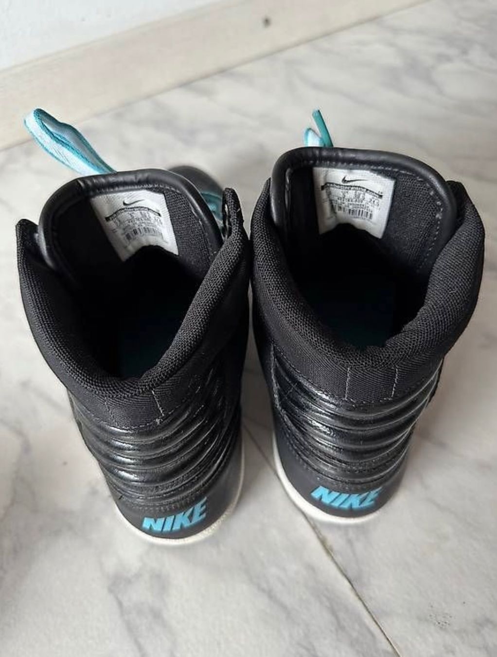 Nike Scarpe da donna: Neue Nike Damen Sneaker schwarz Gr. 38.5 – Usato da Goldau venduto da Henggi88 1