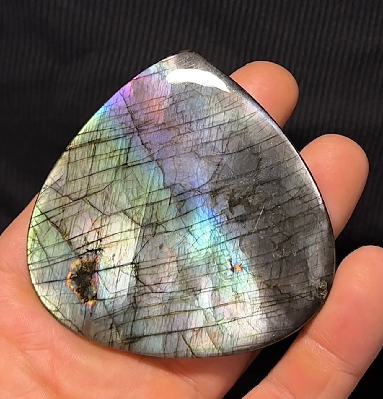 Mineralien & Heilsteine: Riesiges, Wunderschönes Labradorit Cabochon – Neu und originalverpackt aus Männedorf von CabochonExceptionnel 1