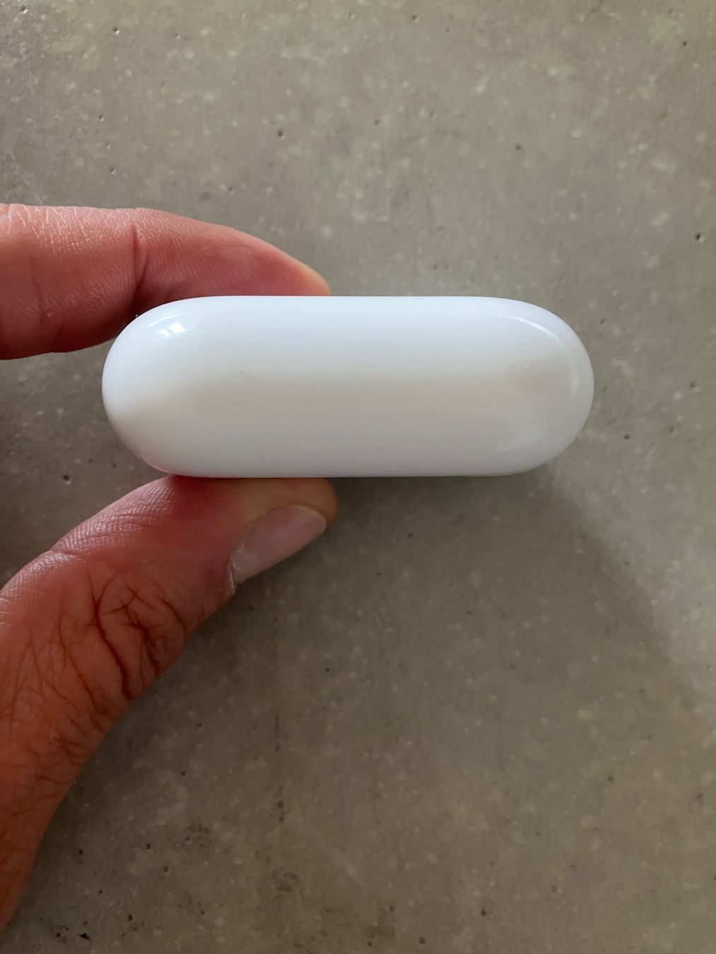 Apple Cuffie: Apple AirPods Pro 1 Charging Case – Usato da Lausanne venduto da mr.v 5