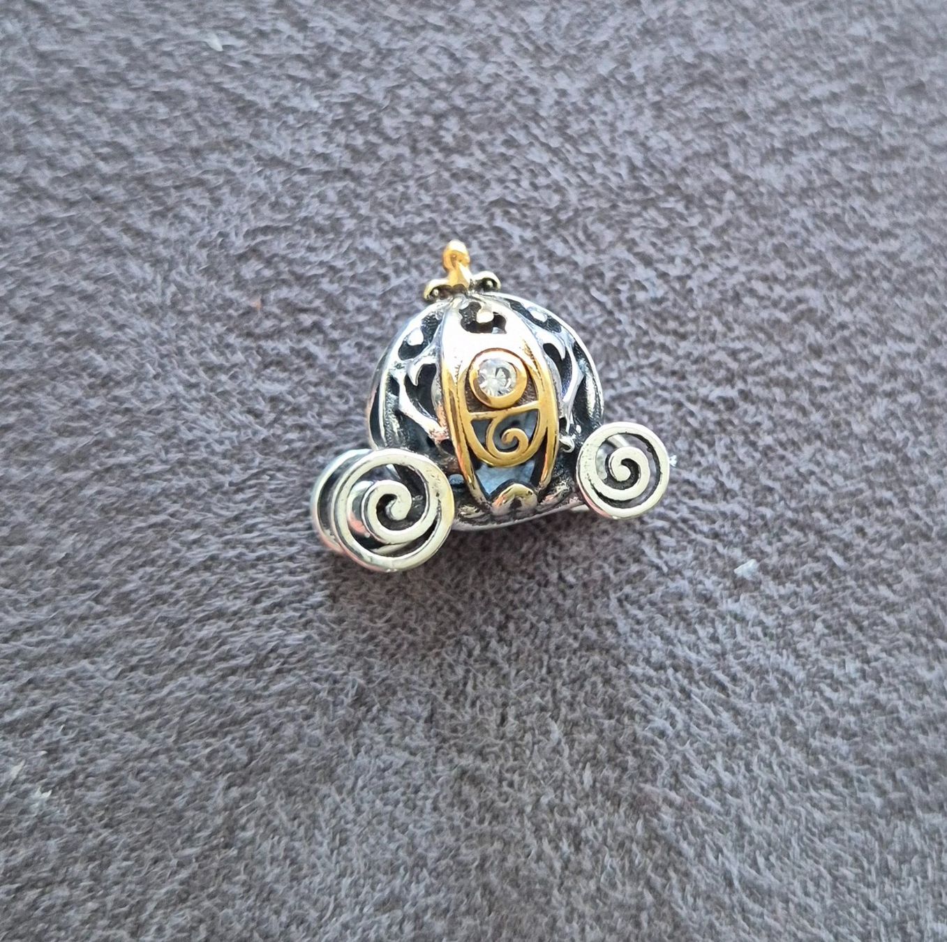 Ciondoli: Charm Kutsche +Garantie – Nuovo (secondo la descrizione) da Rotkreuz venduto da Carbone_Bijou-Shop