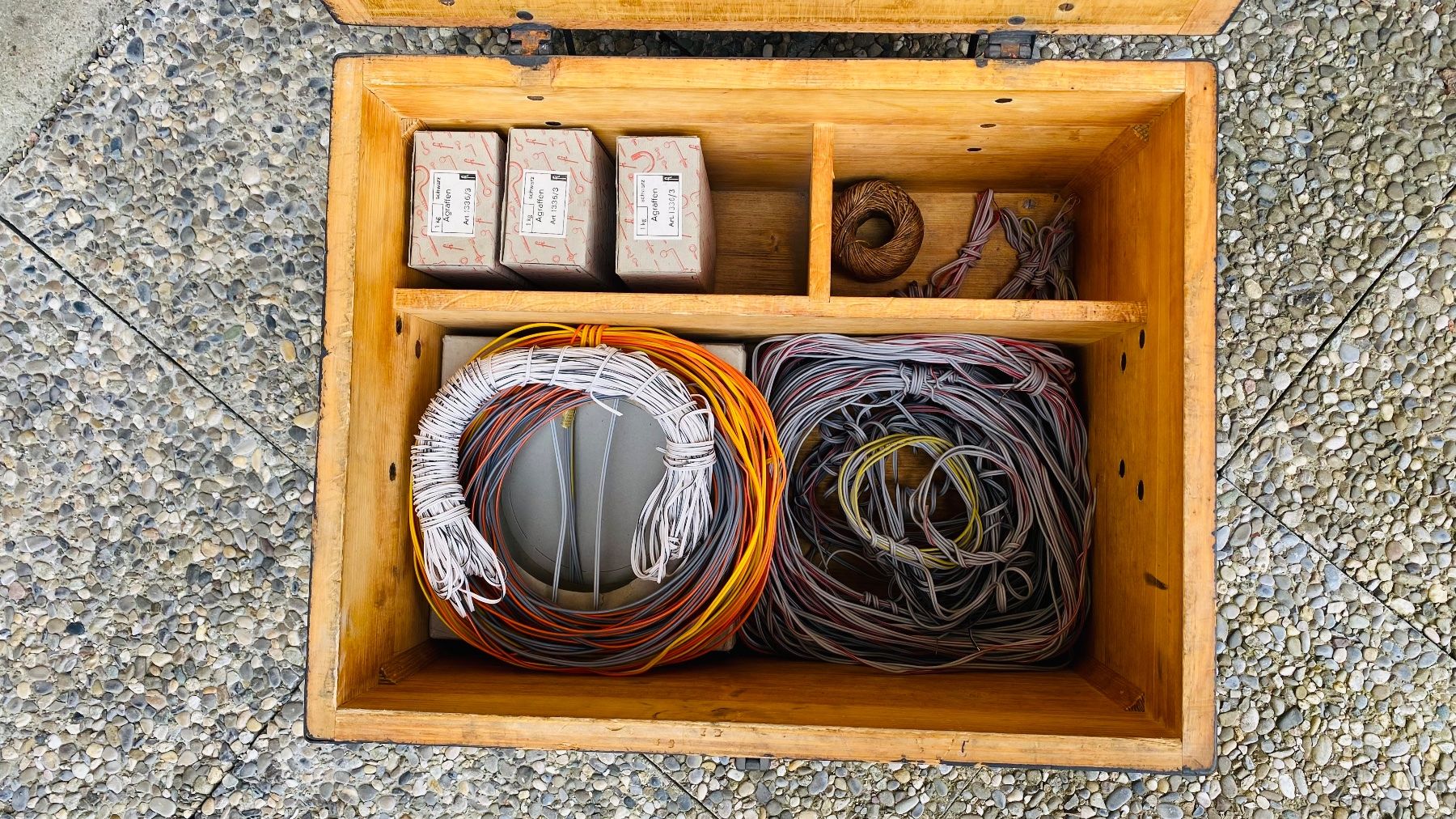 Telefoni: Armee Telefon Installations Material Kiste – Usato da Pfaffnau venduto da JMWPerformance00 2
