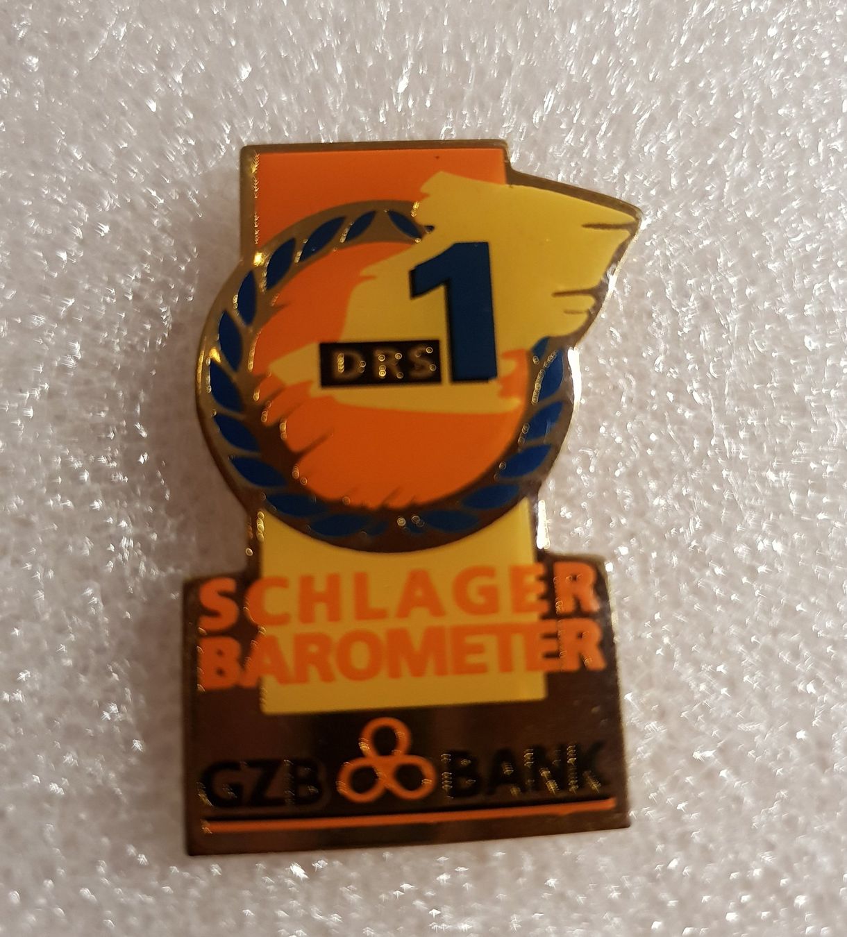 Plaketten & Abzeichen: Pin DRS 1 Schlagerbarometer – Gebraucht aus Härkingen von specialshapes