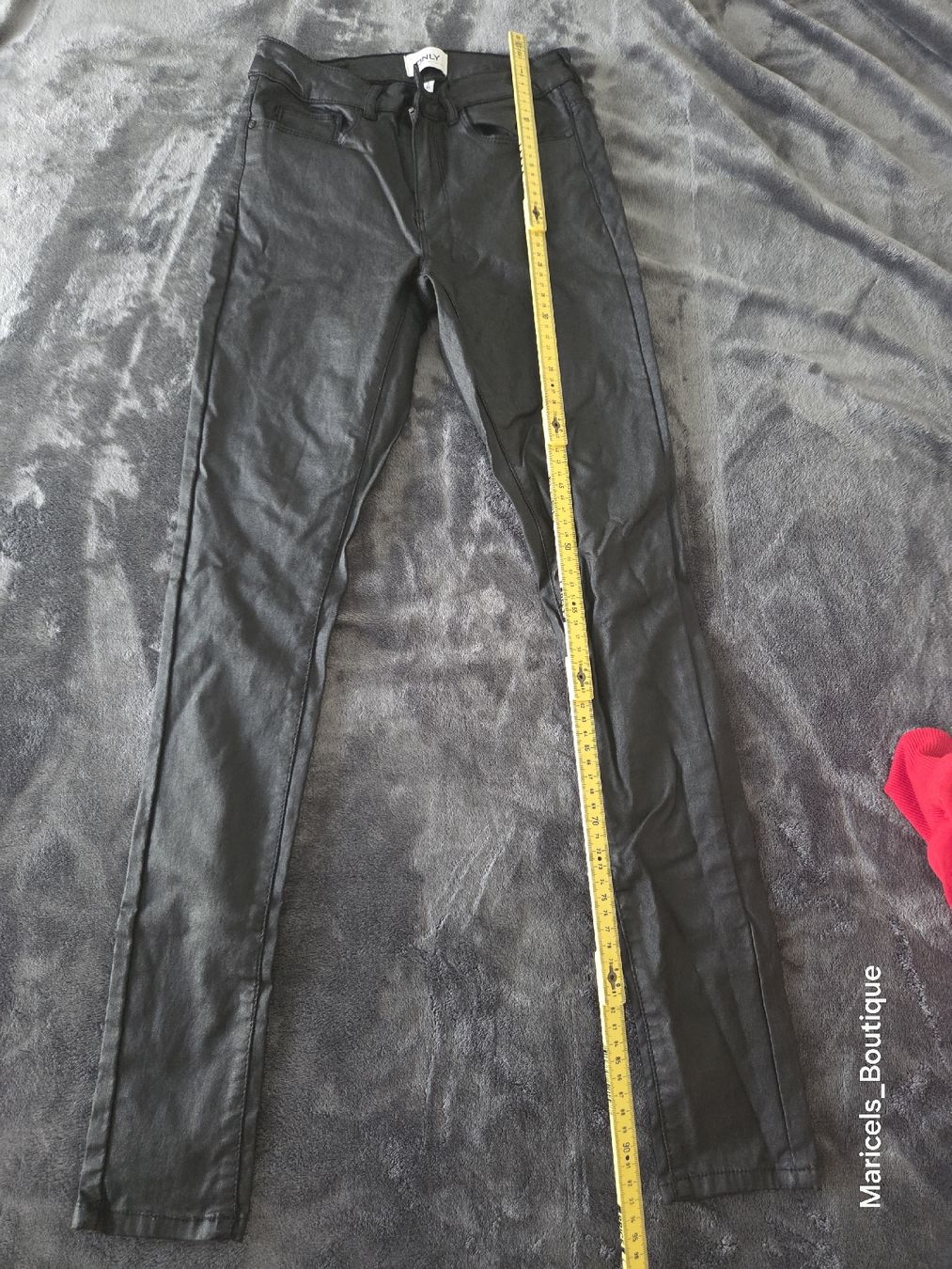 Only Jeans: ONLY coated trousers black size S 30 used – Usato da Winterthur venduto da Maricels_Boutique