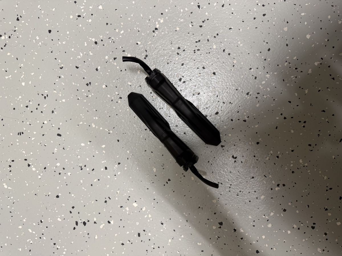 Kawasaki Tutti i ricambio per moto: Originales Z900 Blinker Paar, Schwarz – Nuovo e nell'imballaggio originale da Bazenheid venduto da AllesDirekt 2