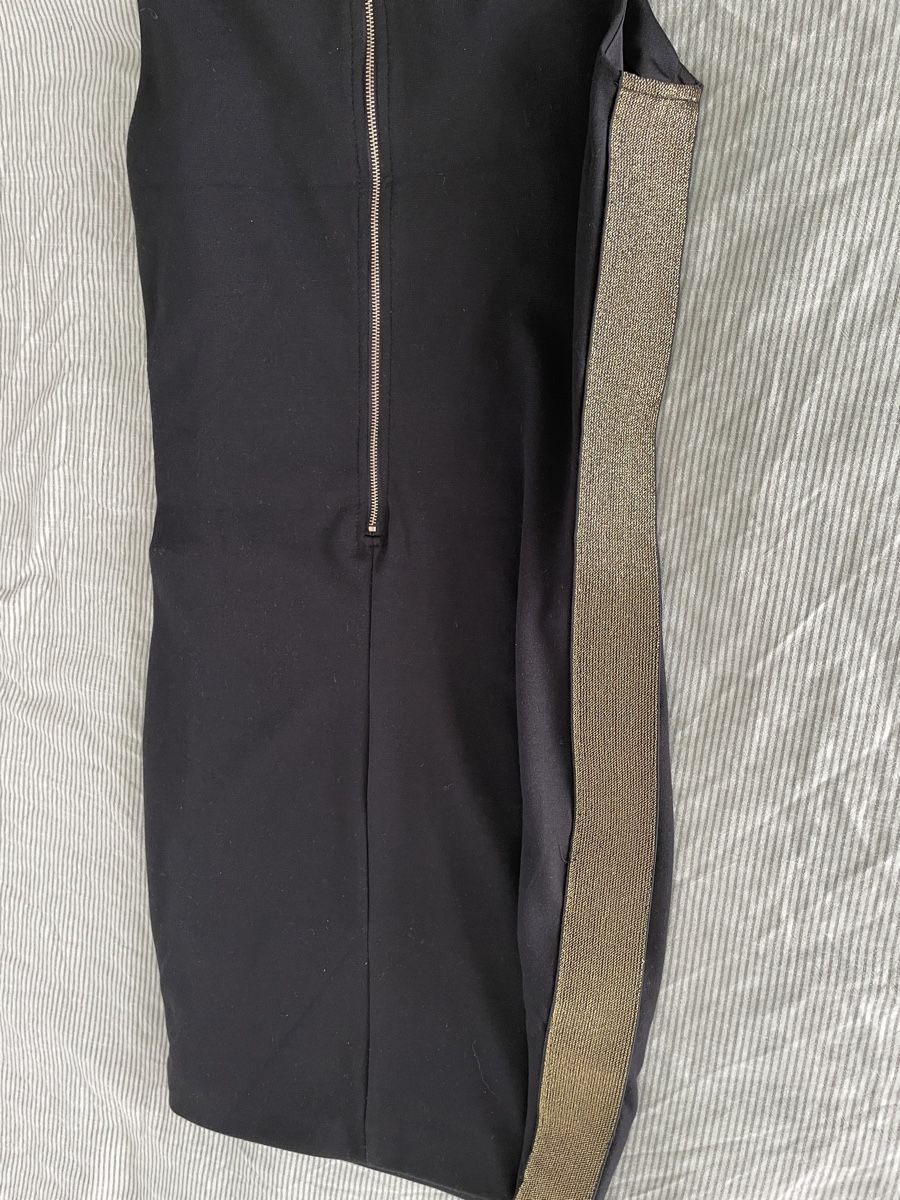 Kleider: Schickes Kleid mit goldenen Details – Gebraucht aus Zürich von sof_cbh8 5