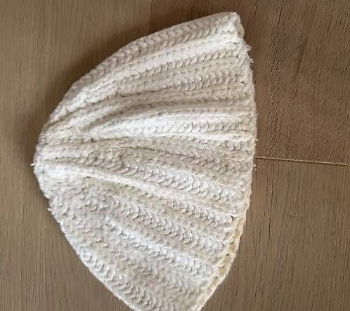 Copricapi, berretti & cappellini: JSXtreme Mütze Beanie Grobstrick Creme – Usato da Zollikerberg venduto da sop_p82l
