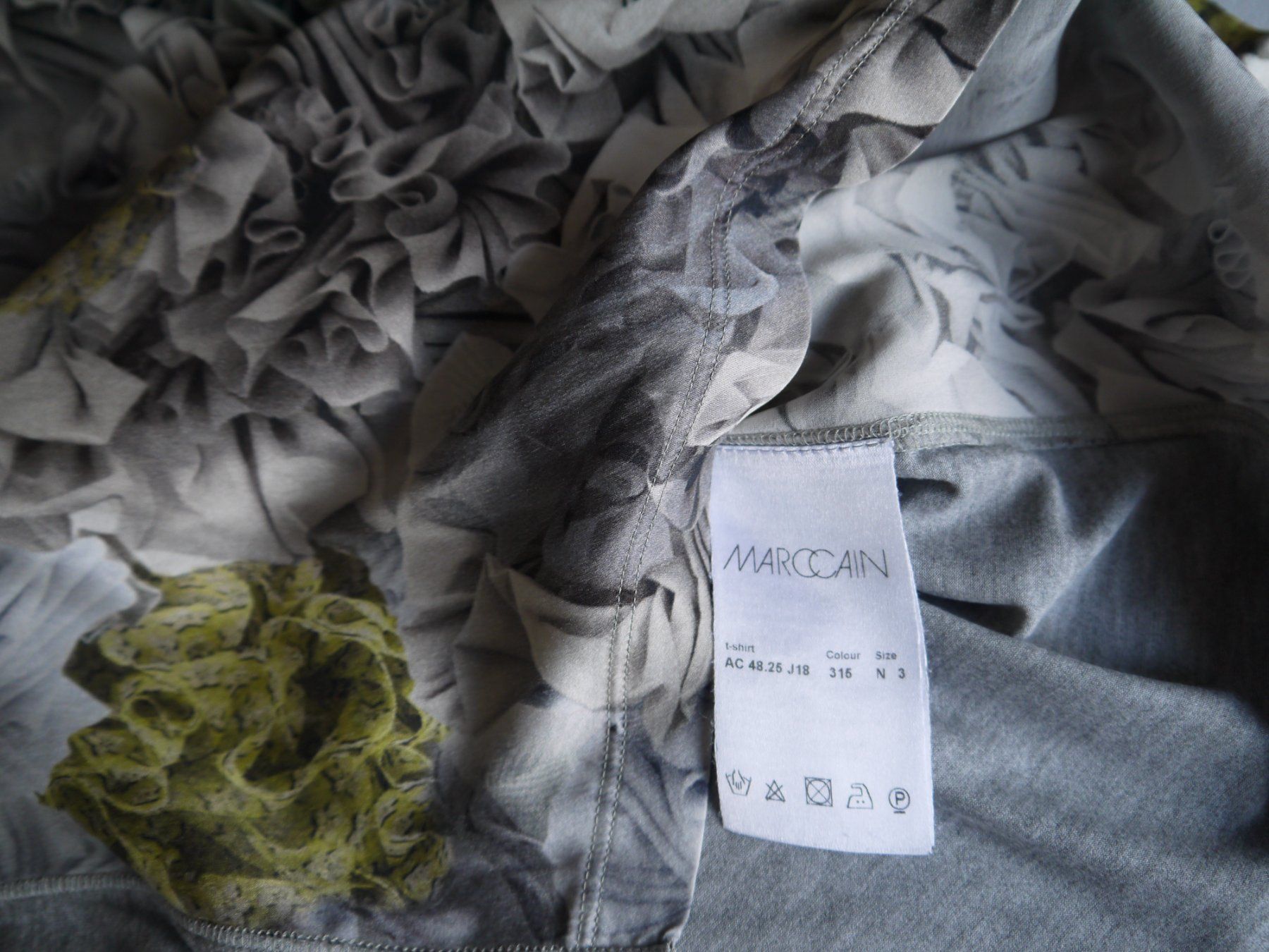 Marc Cain Chemisiers: Marc Cain Bluse aus Seide N3 – D'occasion à Hagendorn par Blaf 3
