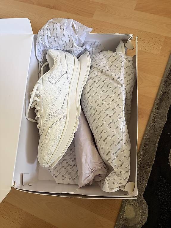 Reebok Herrenschuhe: Reebok Sneakers 41 neu – Neu und originalverpackt aus Baden von jam_pkh9 1