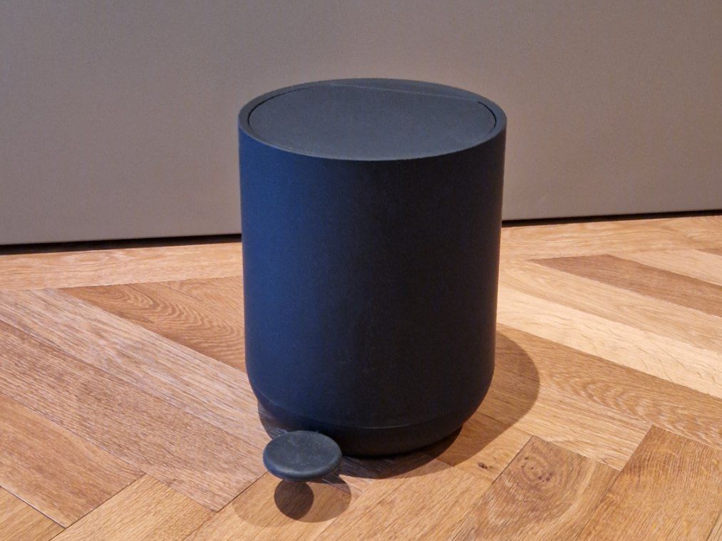 Cestini per rifiuti: Zone Denmark Nova 3L pedal bin, black – Nuovo (secondo la descrizione) da Adliswil venduto da fashionholic