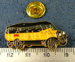 SAURER POSTAUTO OLDTIMER PIN GEPRÄGT GOLDIG